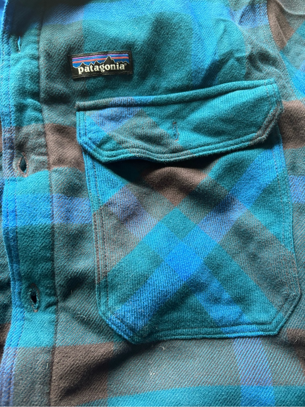 Patagonia Teal and Black Plaid Lightweight Shirt Jacket - Picture 3 of 9